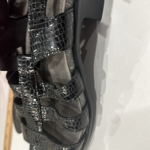 SAS ALEGRO BLACK  CROC SANDALS - Picture 4 of 6